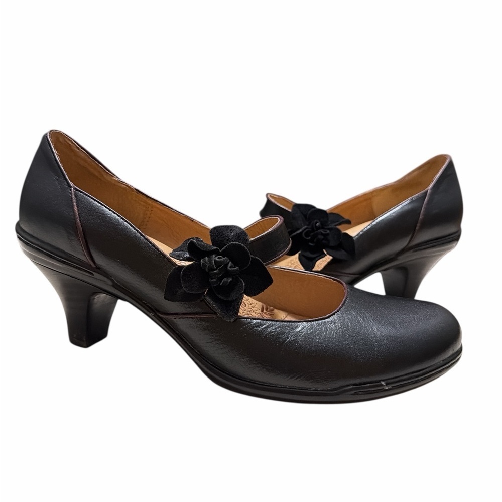 Sofft Veronica Black Leather Mary Jane Shoe with Heel & Flower Accent, Size 9.5